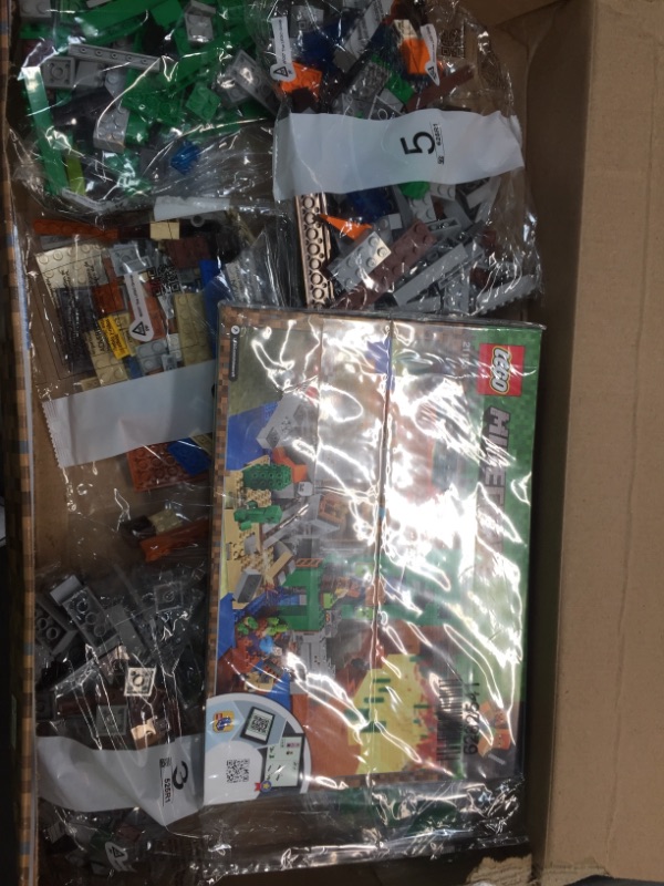 Photo 2 of LEGO Minecraft The Creeper Mine 21155 Building Kit (834 Pieces)