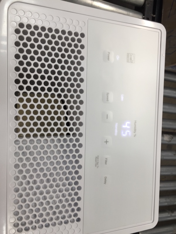 Photo 1 of GE
35 pt. Dehumidifier for Very Damp Rooms up to 1000 sq. ft. in White, ENERGY STAR
//POWERS ON!