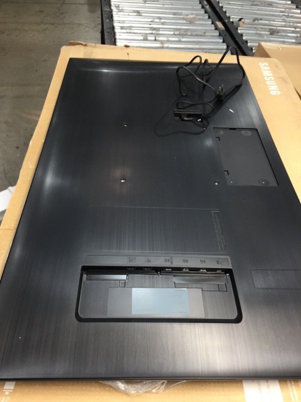 Photo 5 of SAMSUNG 43 Inch 4K Smart Monitor, UHD Monitor, Computer Monitor, Smart TV Apps, Microsoft 365, 4K UHD Display, Eye Saver Mode, M7 Series, M70A (LS43AM702UNXZA)
