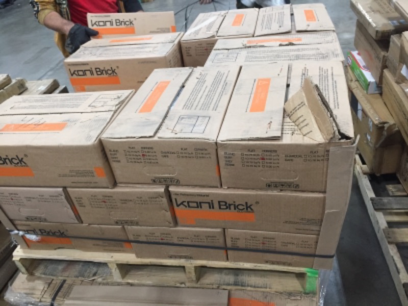 Photo 5 of ****PALLET OF 54 BOXES**** Koni BrickOld  Buff 7.08 in. x 2.50 in. Thin Brick 5.90 lin. ft. Corners Manufactured Stone Siding