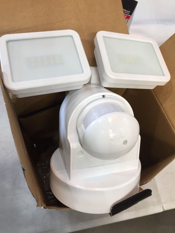 Photo 2 of Defiant
180° White Motion Activated Outdoor Integrated LED Flood Light Twin Head