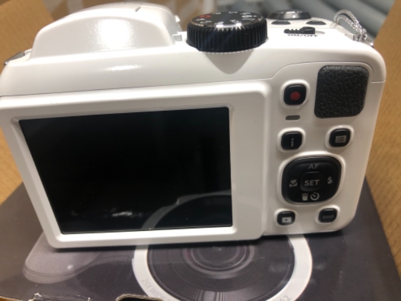 Photo 3 of Kodak PIXPRO Astro Zoom AZ252-WH 16MP Digital Camera with 25X Optical Zoom and 3" LCD (White)
