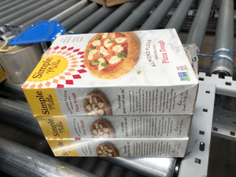 Photo 3 of **expire 12/17/2021** Simple Mills Almond Flour, Cauliflower Pizza Dough Mix, Gluten Free, Made with whole foods, 3 Count (Packaging May Vary)
