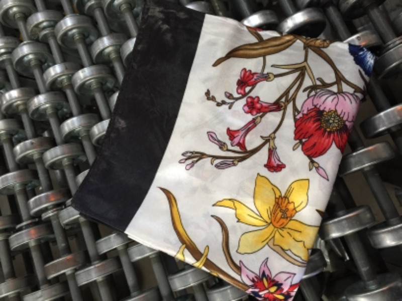 Photo 1 of Versatile Silk Feel Scarf Large Women's Satin Square Kerchief Print Lightweight Soft Breathable Fashionable
PACK OF 2