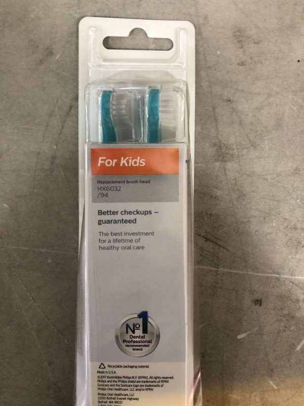 Photo 2 of Philips Sonicare for Kids Replacement Toothbrush Heads, HX6032/94, 2-pk Compact
