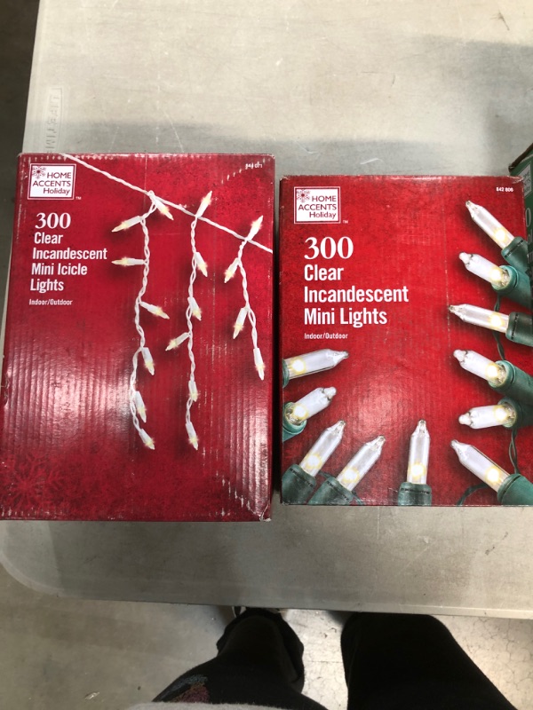 Photo 1 of 1. Home Accents Holiday 300-Light Clear Incandescent Mini Icicle Lights
2. 300 Mini Lights, 68 Ft 6" Lighted Length
