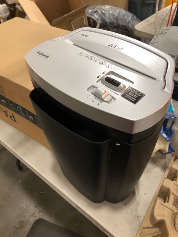 Photo 5 of DOES NOT FUNCTION, Fellowes W-11C Cross Cut Shredder
**DOES NOT POWER ON OR FUNCTION, USED**
