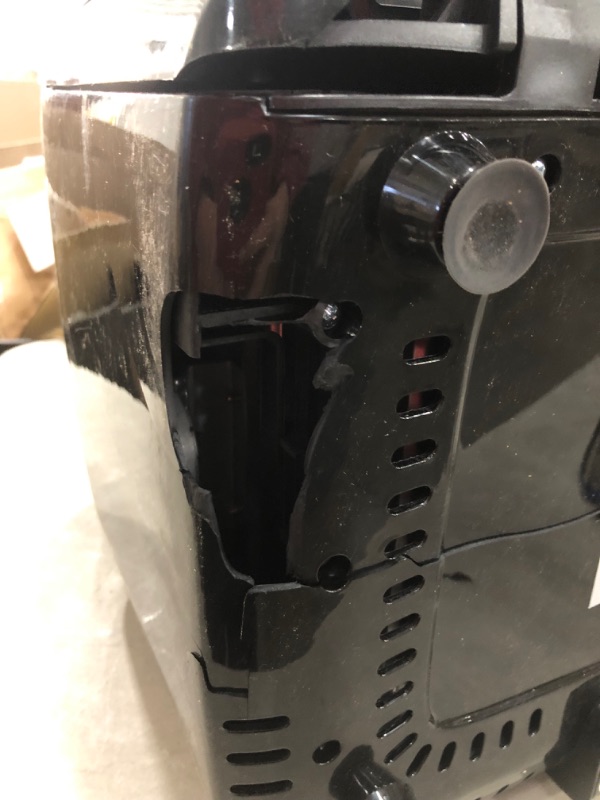 Photo 6 of DAMAGED AND USED GoWISE USA 17-Quart Air Fryer & Food Dehydrator - 5 Drying Trays plus 6 Additional Accessories - Perfect for Drying Beef Jerky, Herbs, Fruit, Vegetables, Dog Treats
**USED, DAMAGED**
