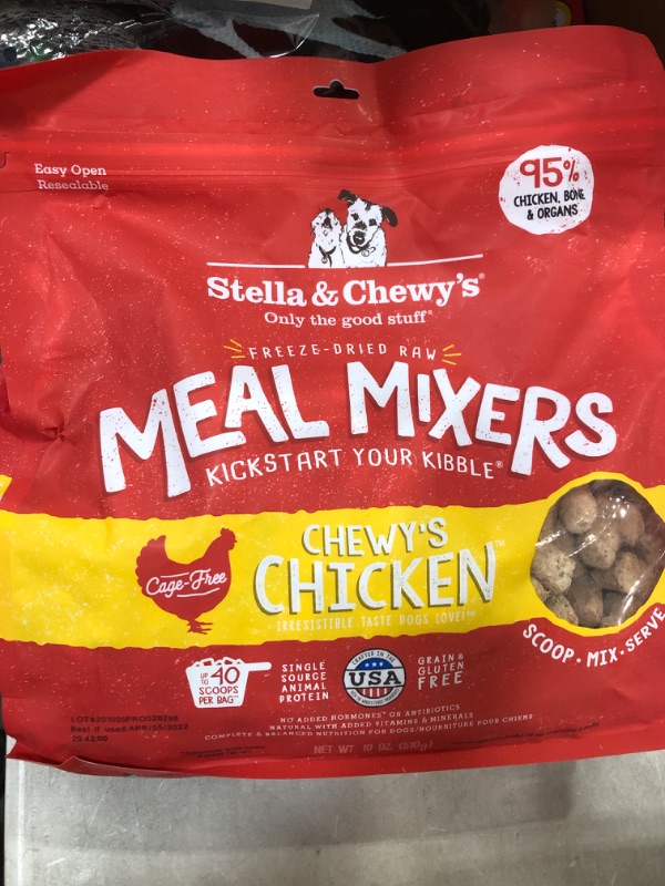 Photo 2 of ** BEST BY 04/05/2022** Stella & Chewy's Freeze Dried Raw Chewy's Chicken Meal Mixers Grain Free Dog Food Topper 18-oz
