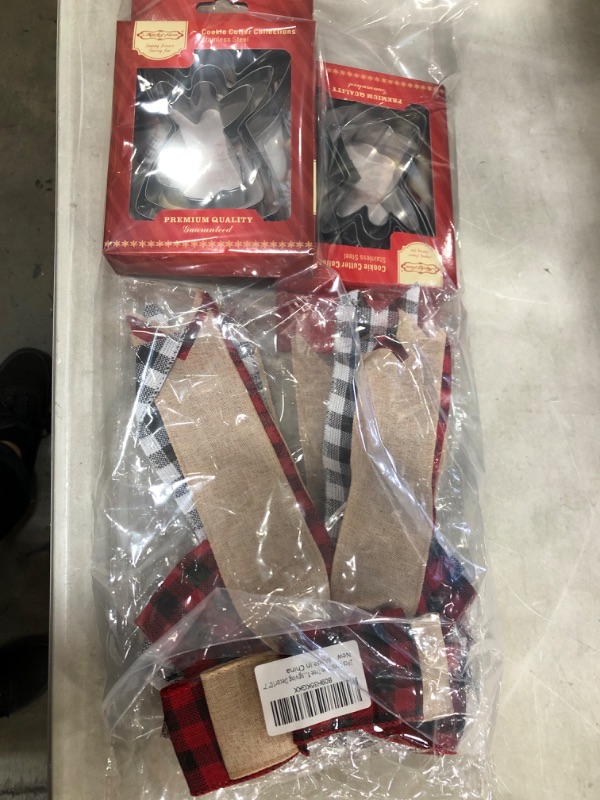 Photo 1 of **ITEM SOLD AS IS NO RETURNS/RETURNS** BUNDLE OF ASSORTED CHRISTMAS ITEMS