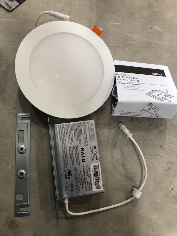 Photo 1 of *possibly USED*
Halo 6-in LED Remodel and New Construction White Airtight Ic Shower Recessed Light Kit