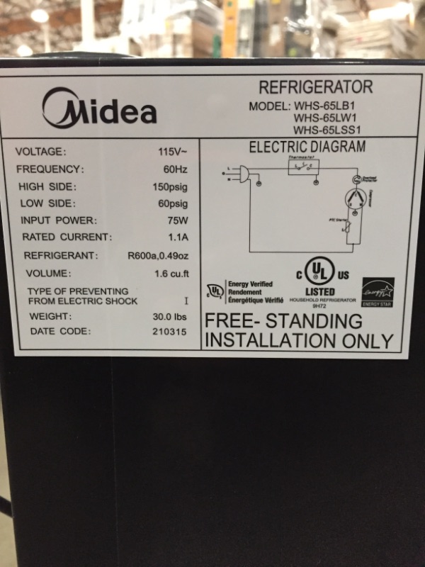 Photo 2 of 1.6 Cu. Ct. Compact Refrigerator (black) with reversible door ( for parts only Non refundable)