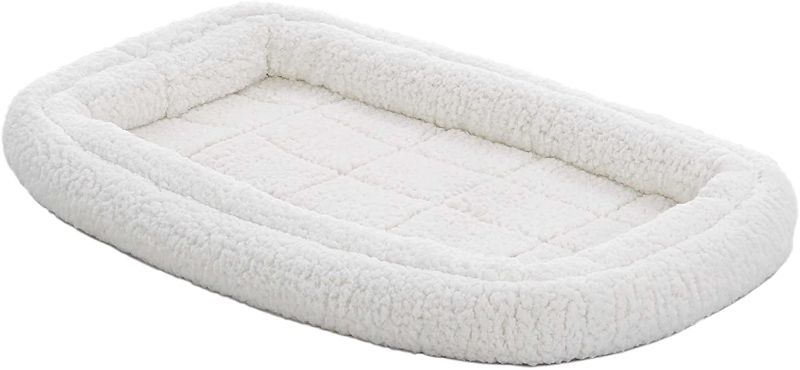 Photo 1 of 
Double Bolster Pet Bed for Metal Dog Crates
Color:White Fleece
Size:30-Inch