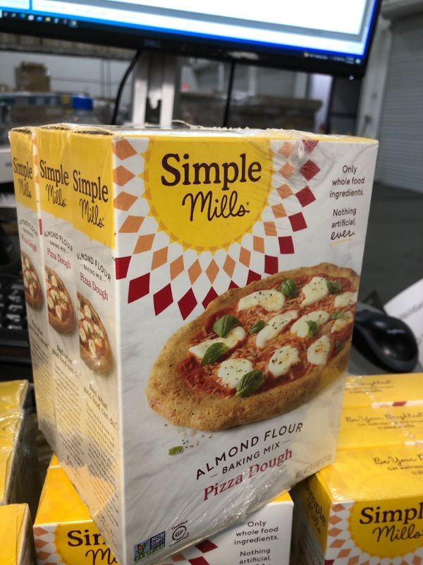 Photo 2 of BEST BY 12-17-2021
Simple Mills Almond Flour, Cauliflower Pizza Dough Mix, Gluten Free, Made with whole foods, 3 Count (Packaging May Vary)
