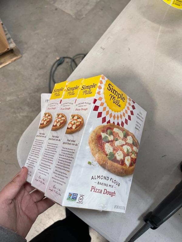 Photo 4 of Simple Mills Almond Flour, Cauliflower Pizza Dough Mix, Gluten Free, Made with whole foods, 6 Count (Packaging May Vary)
