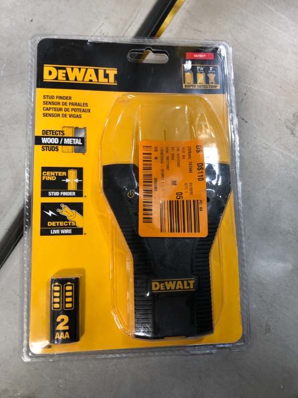 Photo 2 of Dewalt 1-1/2 in. Stud Finder