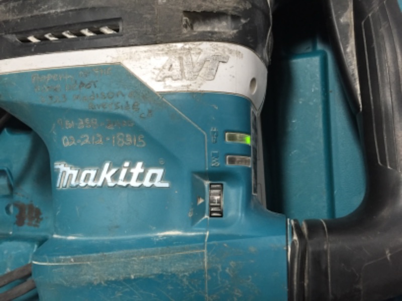 Photo 2 of Makita
11 Amp 1-9/16 in. Corded SDS-MAX Conrete/Masonry AVT (Anti-Vibration Technology) Rotary Hammer Drill with Hard Case