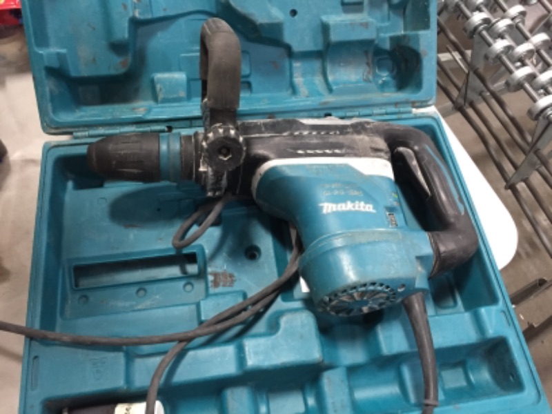 Photo 1 of ***PARTS ONLY*** Makita
11 Amp 1-9/16 in. Corded SDS-MAX Conrete/Masonry AVT (Anti-Vibration Technology) Rotary Hammer Drill with Hard Case