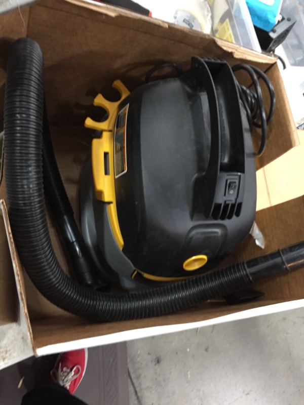 Photo 3 of Stinger
2.5 Gal. 1.75-Peak HP Compact Wet/Dry Shop Vacuum with Filter Bag, Hose and Accessories