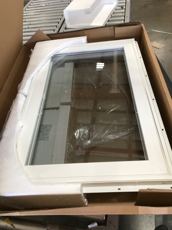 Photo 2 of ***FACTORY PACKAGED*** 23.5 in. x 35.5 in. 70000 Left-Hand Casement Vinyl Window
