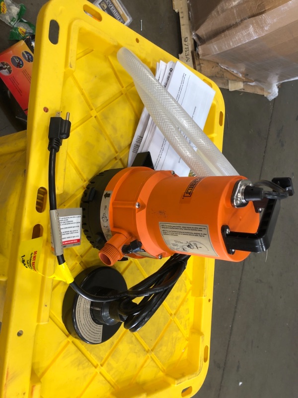 Photo 2 of (MISSING YELLOW CAP)
Everbilt 1/4 HP 2-in-1 Utility Pump