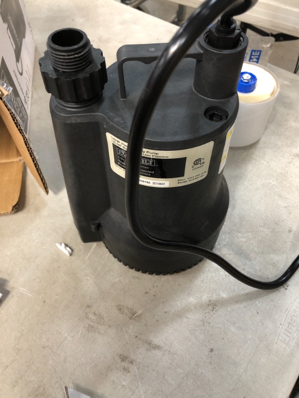 Photo 2 of 1/6 HP Plastic Submersible Utility Pump