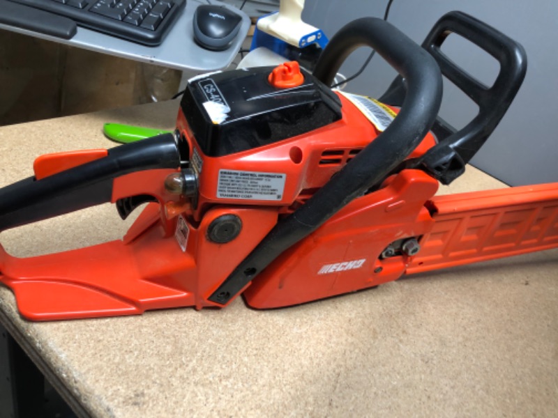 Photo 3 of 18 in. 40.2 cc Gas 2-Stroke Cycle Chainsaw
