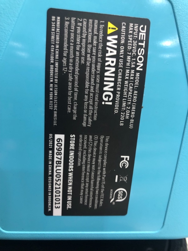 Photo 4 of Jetson Spin All Terrain Hoverboard with LED Lights | Anti Slip Grip Pads | Self Balancing Hoverboard

//POWERS ON//NEEDS TO BE CHARGED 