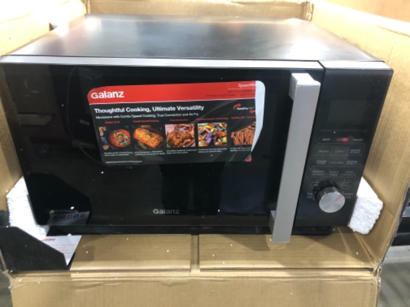 Photo 2 of Galanz GSWWA16BKSA10 3-in-1 SpeedWave with TotalFry 360, Microwave, Air Fryer, Convection Oven with Combi-Speed Cooking, 1.6 Cu.Ft/ 1000W, Black

//powers on