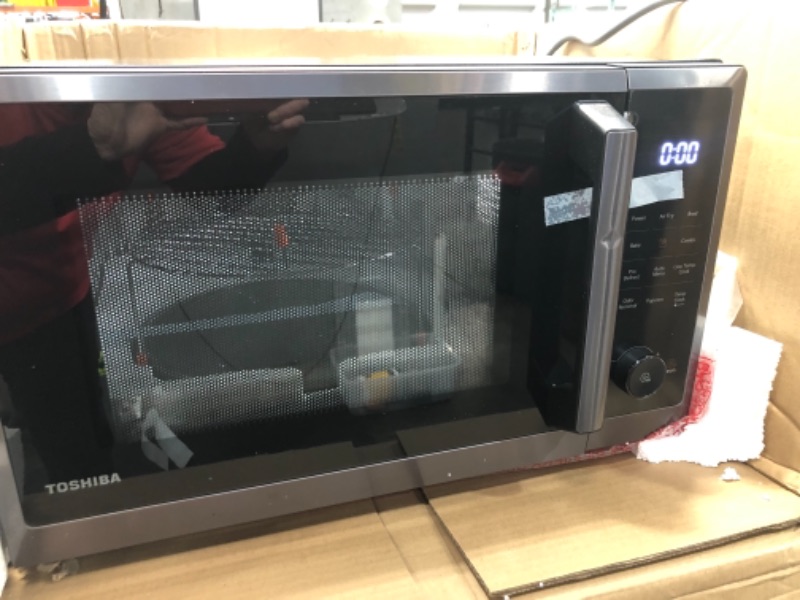 Photo 2 of **PARTS ONLY**Toshiba ML2-EC10SA(BS) Multifunctional Microwave Oven with Healthy Air Fry, Convection Cooking, Position Memory Turntable, Easy-clean Interior and ECO Mode, 1.0 Cu.ft, Black stainless steel
