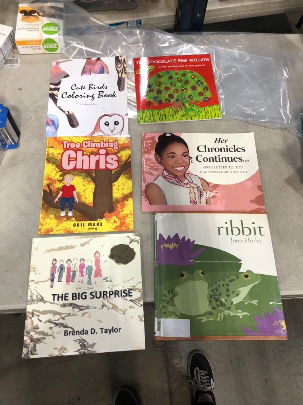 Photo 1 of Assortment of Children's books, includes 6 books