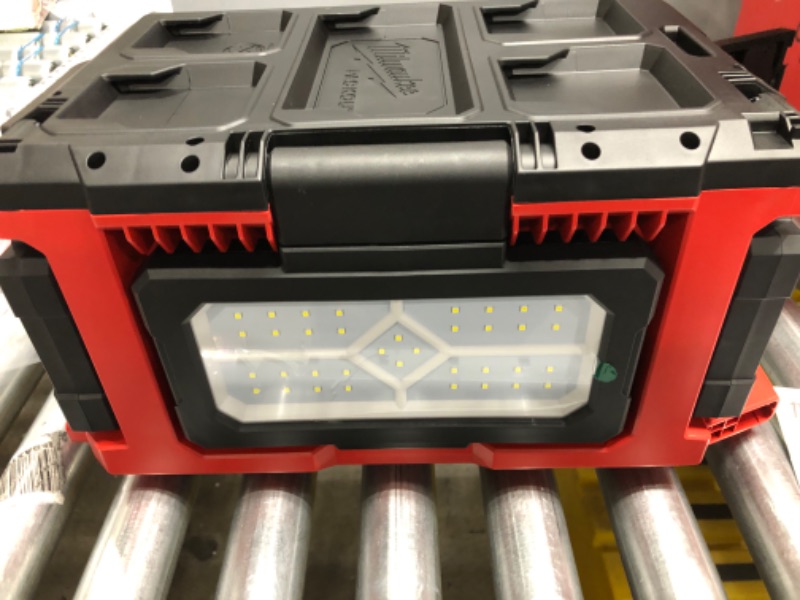 Photo 1 of Milwaukee
M18 18-Volt Lithium-Ion Cordless PACKOUT 3000 Lumens LED Light with Built-In Charger