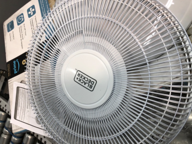 Photo 6 of Black & Decker, White 16" Stand Fan