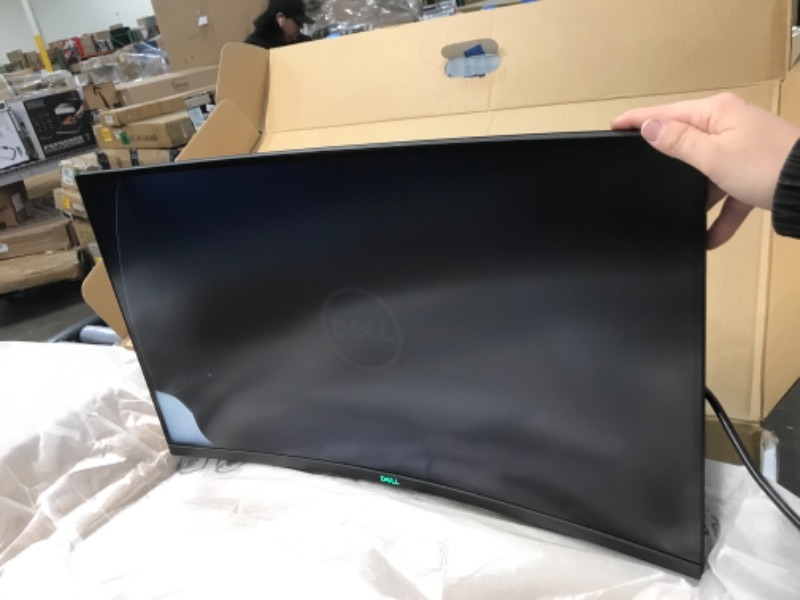 Photo 1 of CORNER OF SCREEN IS DAMAGED*
Dell Curved Gaming Monitor 27 Inch Curved Monitor with 165Hz Refresh Rate, QHD (2560 x 1440) Display, Black - S2722DGM
