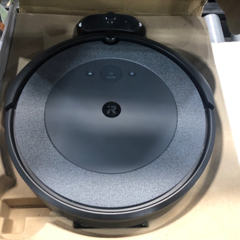 Photo 2 of (Used) Roomba i3 (3150) Wi-Fi Connected Robot Vacuum
