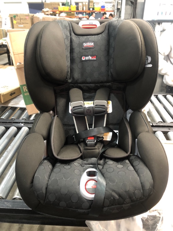 Photo 2 of Britax Boulevard ClickTight Convertible Car Seat, Circa  23 x 18.5 x 23.5 inches (LxWxH)
