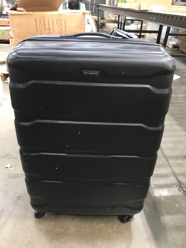 Photo 2 of *READ BELOW** Samsonite Omni 28-Inch Hardside Spinner Checked Luggage in Black
