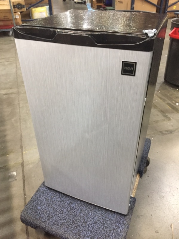 Photo 2 of (Used) RCA RFR322-B RFR322 3.2 Cu Ft Single Door Mini Fridge with Freezer, Platinum, Stainless
