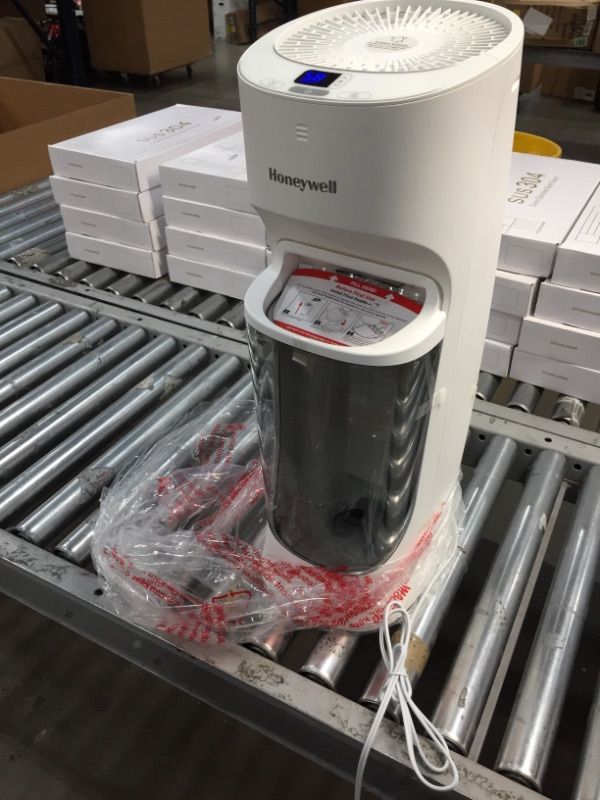 Photo 1 of Honeywell Top Fill Cool Moisture Tower Humidifier With Digital Humidistat, HEV620W