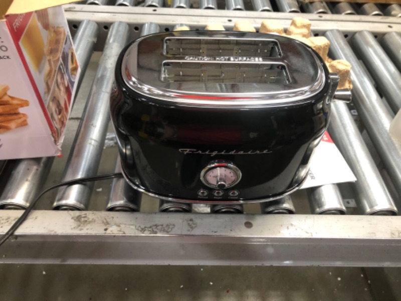 Photo 2 of (SEE NOTES)
Frigidaire, 2 Slice Retro Toaster, Black, ETO102