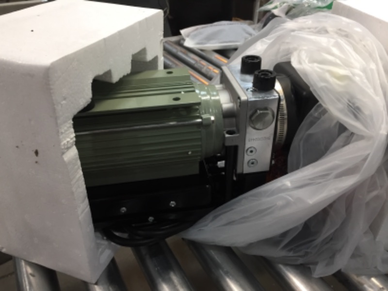 Photo 2 of USED Alternate Power Unit QUICK JACK YBZ5-E0.6Z5D195/TL.XFT2
**USED, COVERED IN OIL**