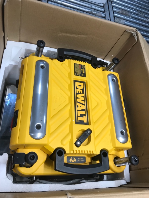 Photo 2 of DEWALT Thickness Planer, Two Speed, 13-Inch (DW735X)
**MISSING COMPONENTS**
