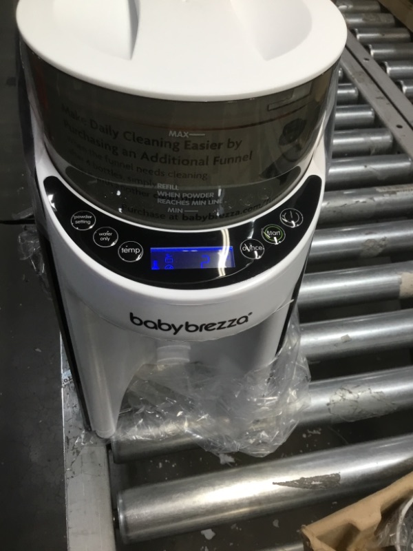 Photo 3 of Baby Brezza New and Improved Formula Pro Advanced Dispenser Machine