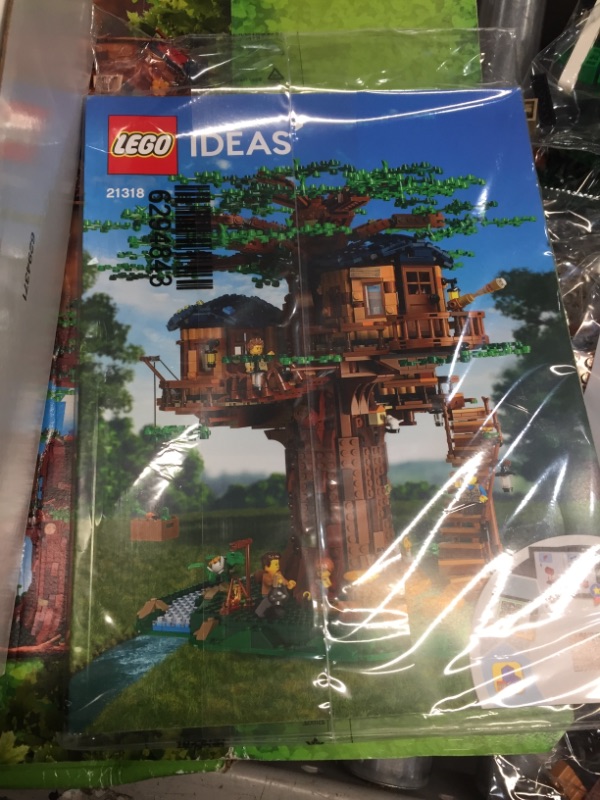 Photo 4 of LEGO Ideas Tree House 21318 AND DISPLAY