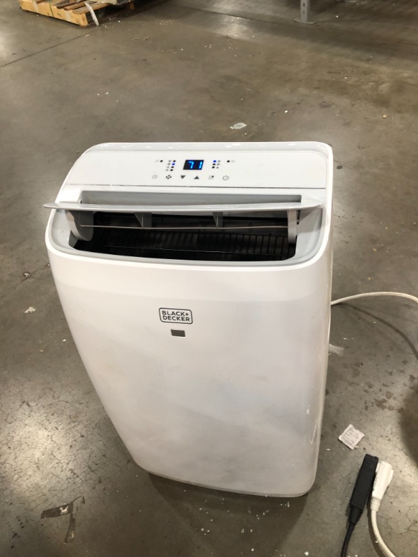 Photo 4 of **MISSING WHEEL, MISSING CONTROLLER** parts only
BLACK+DECKER BPT10WTB Portable Air Conditioner with Remote Control, 10,000 BTU SACC/CEC (14,000 BTU ASHRAE), Cools Up to 450 Square Feet, White
