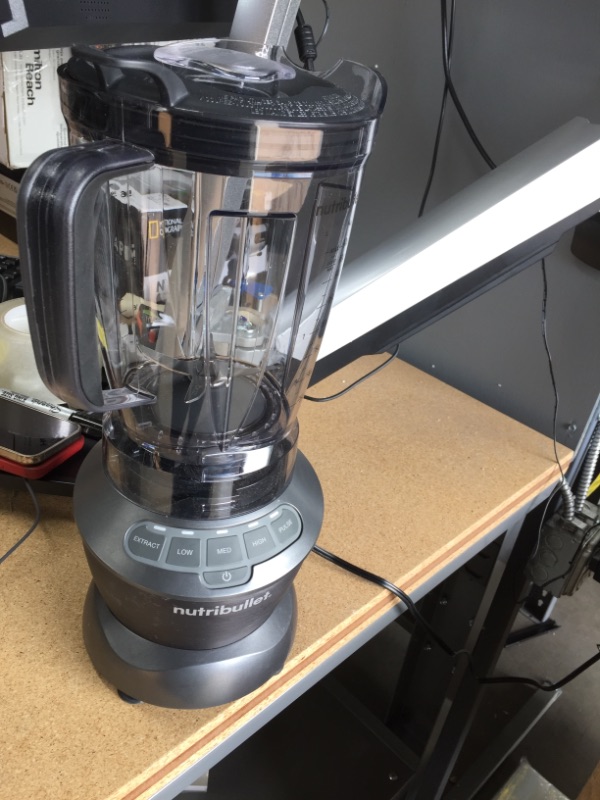 Photo 4 of *Tested and did not function* *For parts only*
ZNBF30500Z Blender Combo 1200 Watt