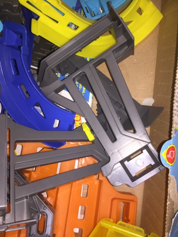 Photo 1 of *Loose parts, may be incomplete*
Hot Wheels Track Builder Vertical Launch Kit