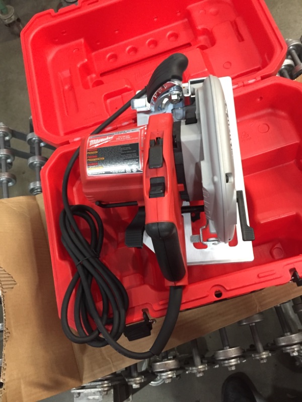 Photo 2 of Milwaukee
15 Amp 7-1/4 in. Tilt-Lok Circular Saw with Hard Case