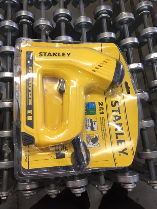 Photo 2 of Stanley
Electric Stapler and Brad Nail Gun
**HANDLE WITH CAUTION*HAS STAPLES INSIDE**