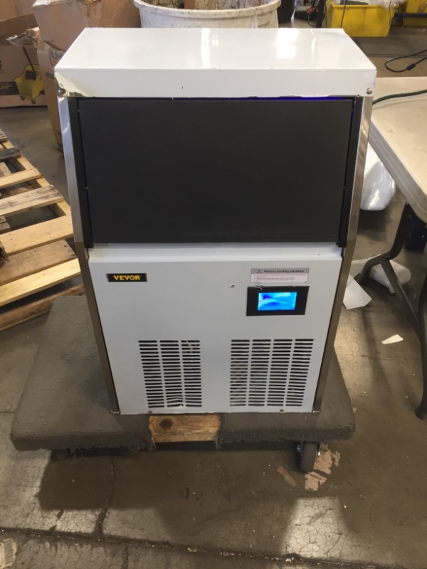 Photo 2 of DAMAGED TOUCH SCREEN, BENT ON TOP LEFT CORNER, VEVOR 110V Commercial Ice Maker 150 LBS in 24 Hrs Stainless Steel with 33lbs Storage Capacity 45 Cubes 
